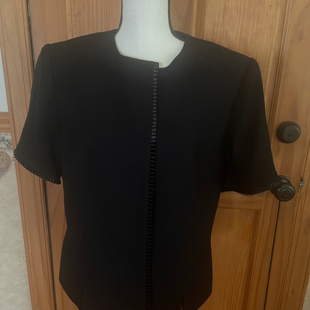 Classy business look with nice touches